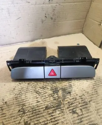 Volkswagen PASSAT B6 Hazard light switch 3C0858407