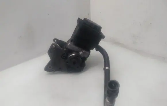 BMW 5 E60 E61 Power steering pump 7693974101