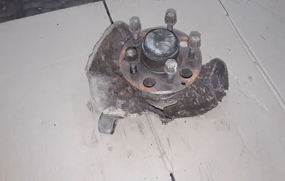 Mercedes-Benz CLK A209 C209 Front wheel hub NOCODE