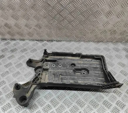 Volkswagen Golf VII Battery box tray 5Q0915331J 5Q0915321H