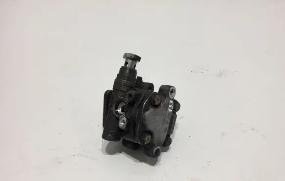 Volkswagen PASSAT B5 Power steering pump 8D0145177Q