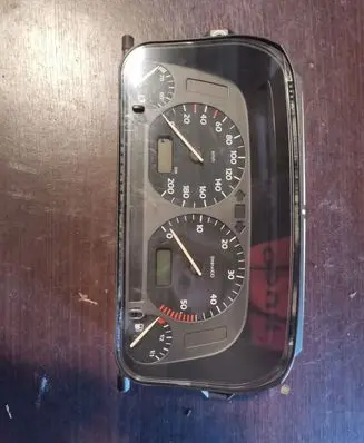 Volkswagen Golf III Speedometer (instrument cluster) 354001002