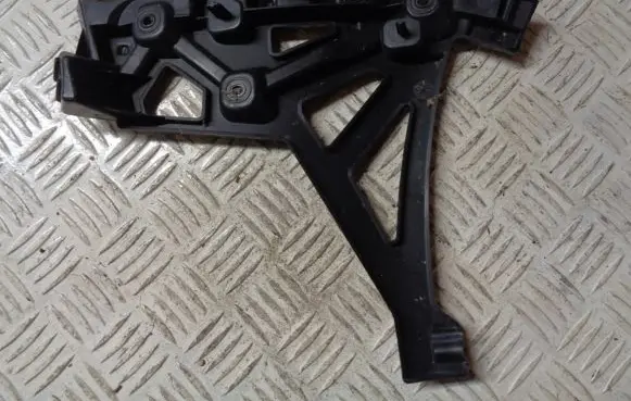 Renault Twingo III Rear bumper mounting bracket 850457396R