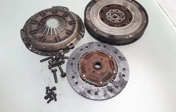 Audi A4 S4 B5 8D Clutch set kit 059141117E 059141031