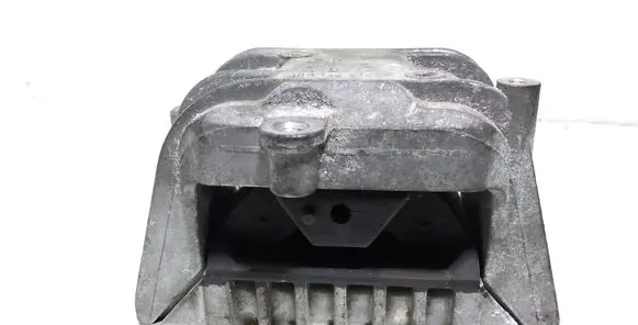 Volkswagen PASSAT B6 Engine mount bracket 1K0199262