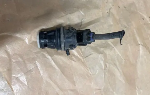 Toyota Prius (XW30) Windscreen/windshield washer pump 8533060180 0602104621