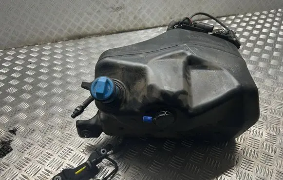 Land Rover Range Rover Velar AdBlue liquid reservoir FPLA5J229AC