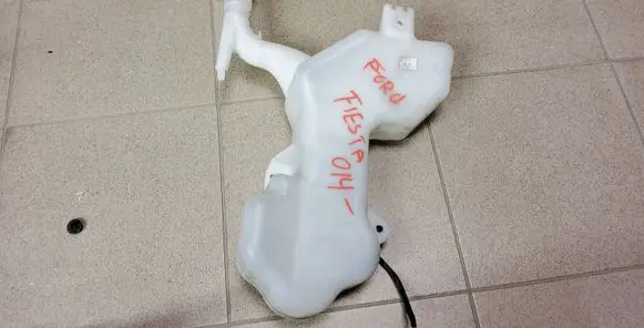 Ford Fiesta Windshield washer fluid reservoir/tank H1BB17B613AD