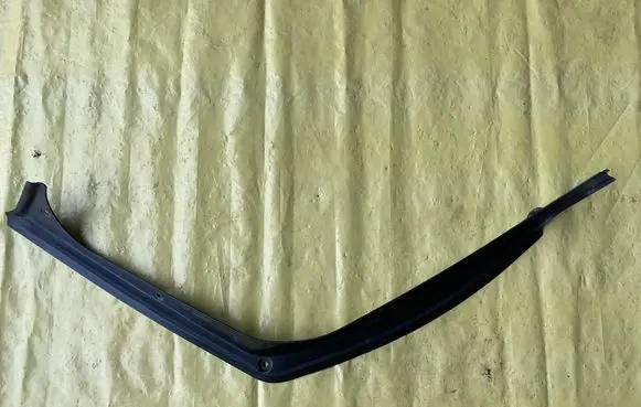 Mercedes-Benz C AMG W204 Bottom trim A2046931533