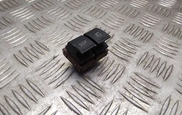 Volkswagen PASSAT B6 Fuel tank opening switch 3C0959903