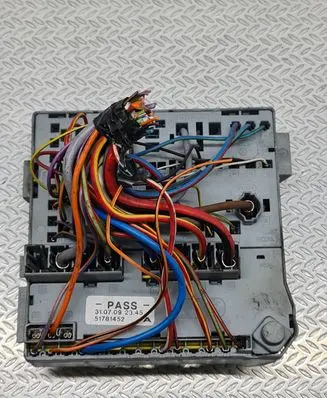 Alfa Romeo Mito Fuse module 51781452 3107092345