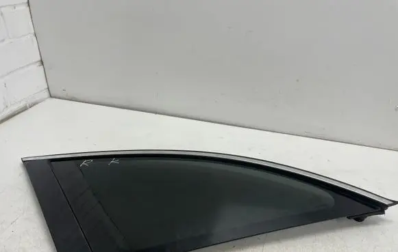 Mercedes-Benz R W251 Rear side window