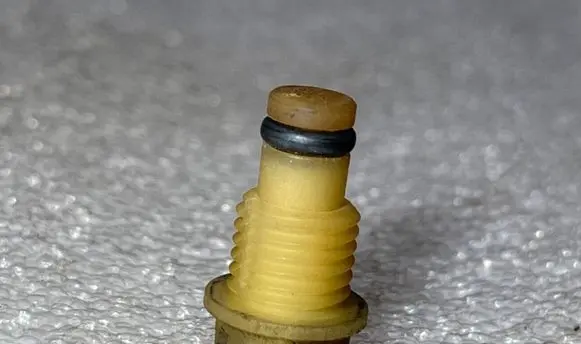 Opel Astra J Coolant level sensor 13267636 1304007