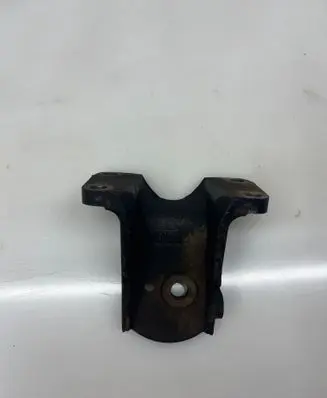 Toyota Land Cruiser (J120) Engine mounting bracket 12311-30060