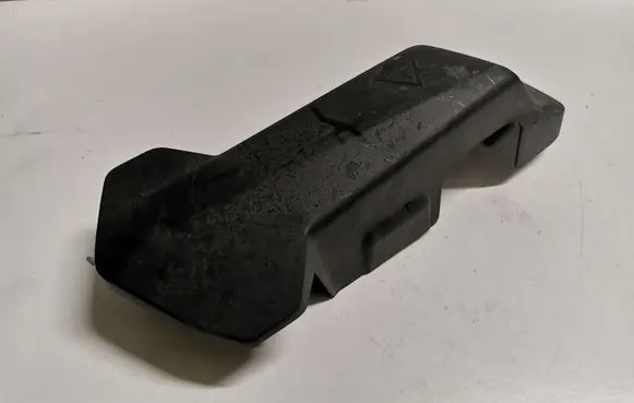 BMW X5 G05 Fuse box cover 8654216