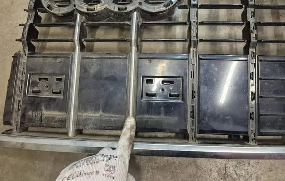 Audi Q3 F3 Front grill 83A853651B