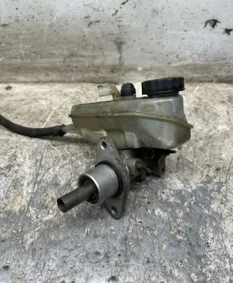 Volkswagen PASSAT B4 Master brake cylinder