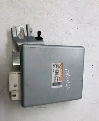Toyota Avensis T270 Power steering control unit/module 8965005170