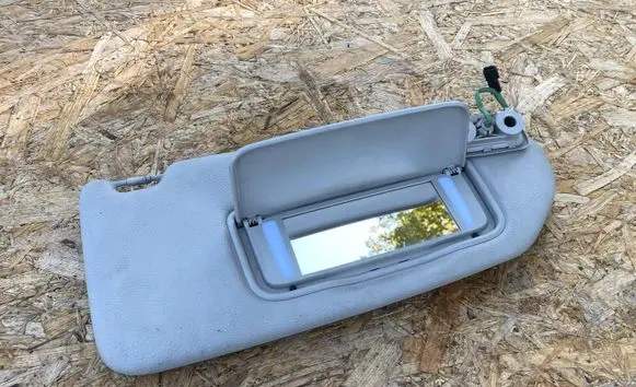 Volvo V70 Sun visor