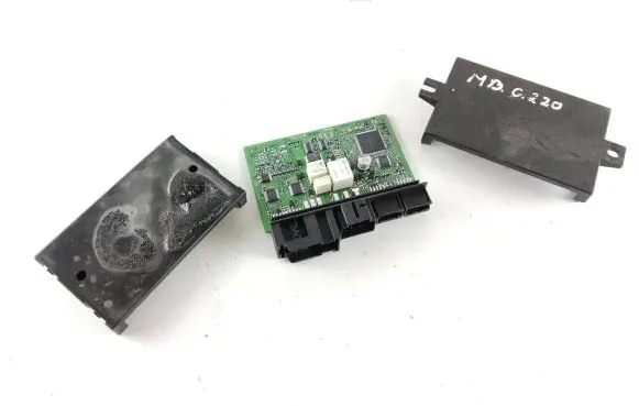 Mercedes-Benz C W205 Tow bar trailer control unit/module 5DS011106