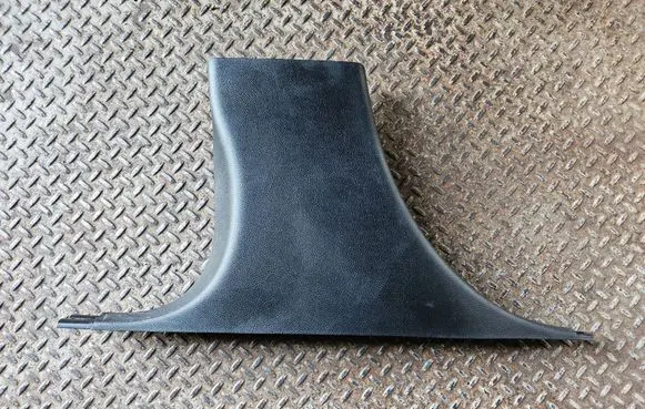(B) pillar trim (bottom)