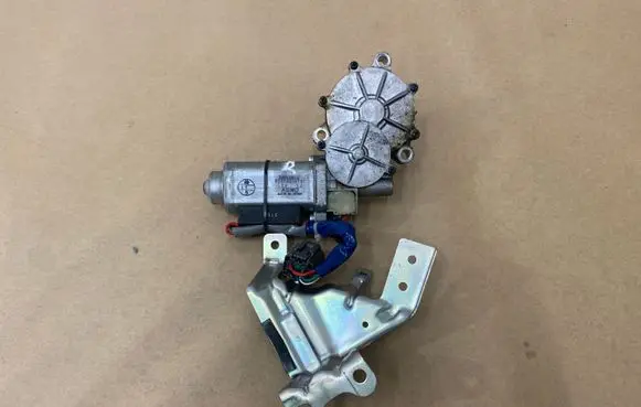 Mazda MX-5 NC Miata Folding roof motor 8237000181