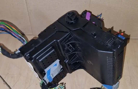 Volvo V70 Fuse module 30728542