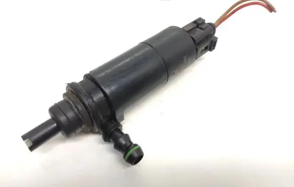 Audi A3 S3 A3 Sportback 8P Headlight washer pump 3B7955681