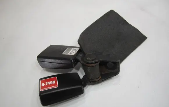 Audi TT TTS Mk2 Rear seatbelt buckle 8J8857739J 10122013