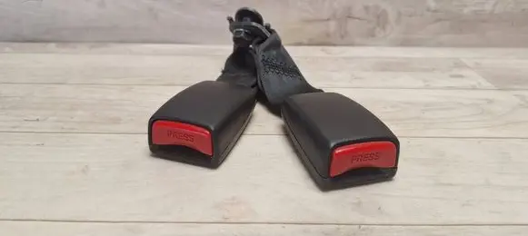 Mitsubishi Outlander Rear seatbelt buckle 