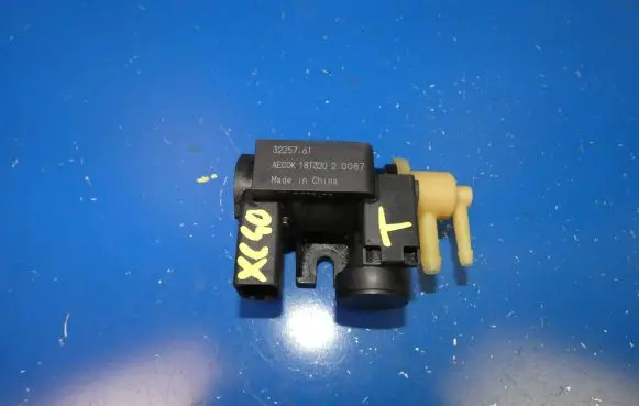 Volvo XC40 Turbo solenoid valve 32257161 18T32020087