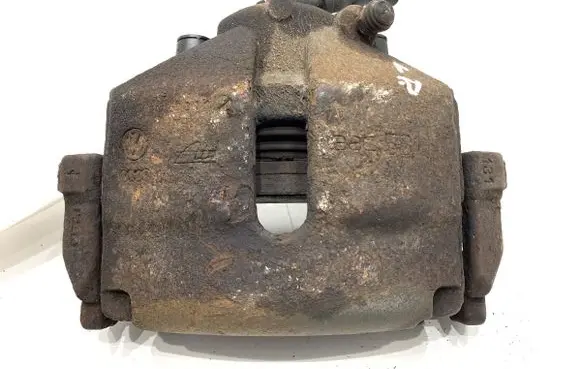Volkswagen PASSAT B7 Front brake caliper 