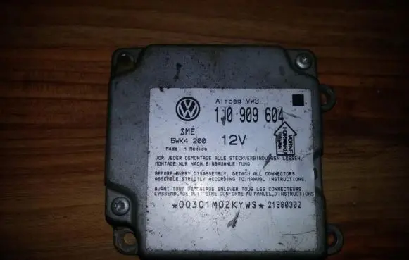 Volkswagen PASSAT B5 Airbag control unit/module 1J0909604 5WK4200