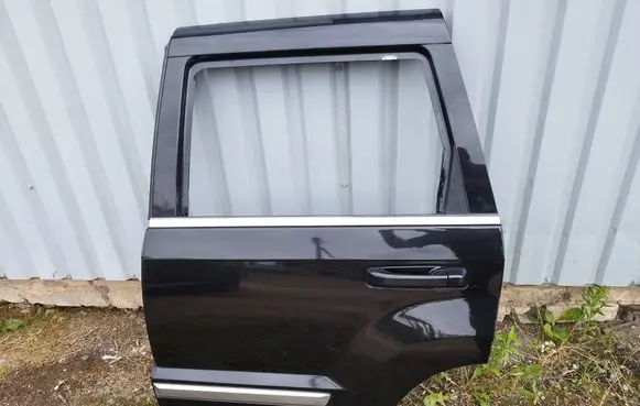 Jeep Grand Cherokee (WK) Rear door