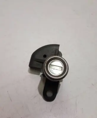 Hyundai Tucson JM Front door lock (next to the handle) 