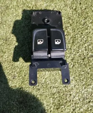Hyundai i20 (PB PBT) Electric window control switch 202008160