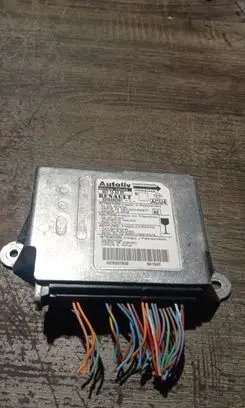 Renault Megane II Airbag control unit/module 8200682381