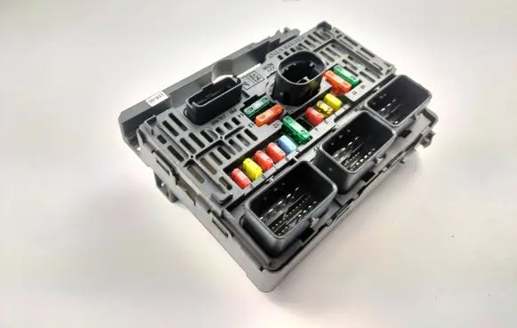 Citroen C4 I Fuse module 9657718780 BSML0600
