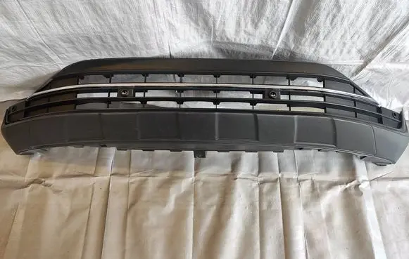 Volkswagen Tiguan Front bumper lip 5NA805903H