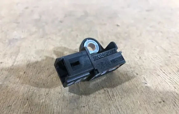 Peugeot 508 Airbag deployment crash/impact sensor 9802402080 5WK44729