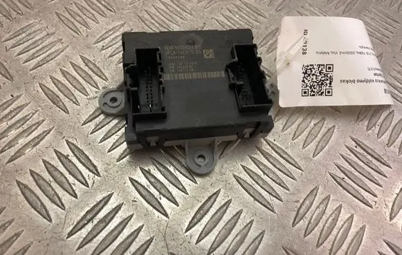 Land Rover Discovery 5 Door control unit/module JPLA14D619BB