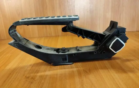 Mercedes-Benz S W221 Accelerator throttle pedal A2203000304