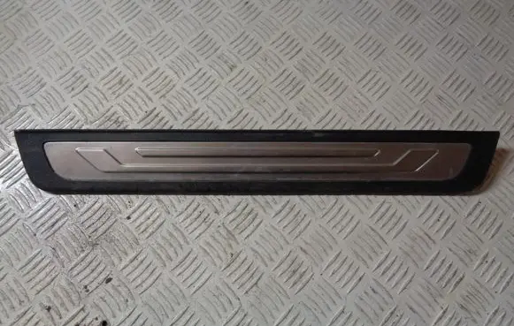 KIA Sorento Front sill trim cover 858812P100