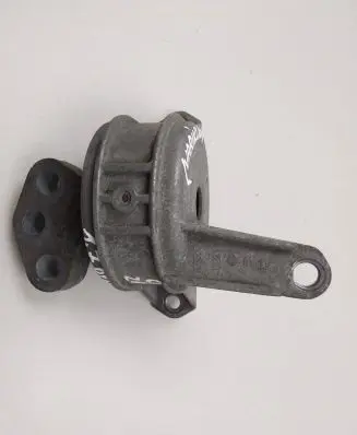 Opel Zafira C Engine mount bracket 13125627