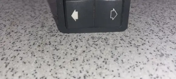 BMW 5 E39 Electric window control switch 8368974