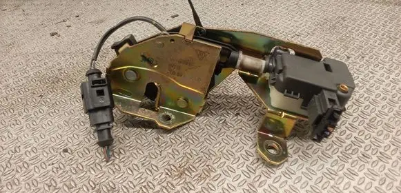 Volkswagen Touareg I Tailgate window lock/catch/latch 7L0827506D