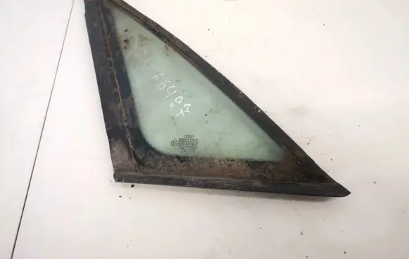 Audi A4 S4 B5 8D Rear side window 805845299