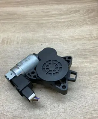 Mazda 6 Front door window regulator motor GJ6A5958X