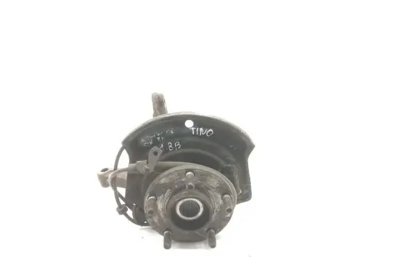 Nissan Almera Tino Front wheel hub