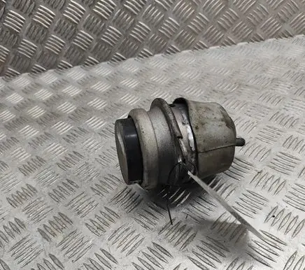 Porsche Cayenne (92A) Engine mount bracket 7P6199131D